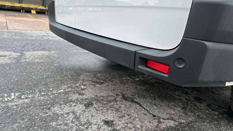 Renault Master Mwb Diesel Fwd MM35 Blue dCi 130 Advance Medium Roof Van